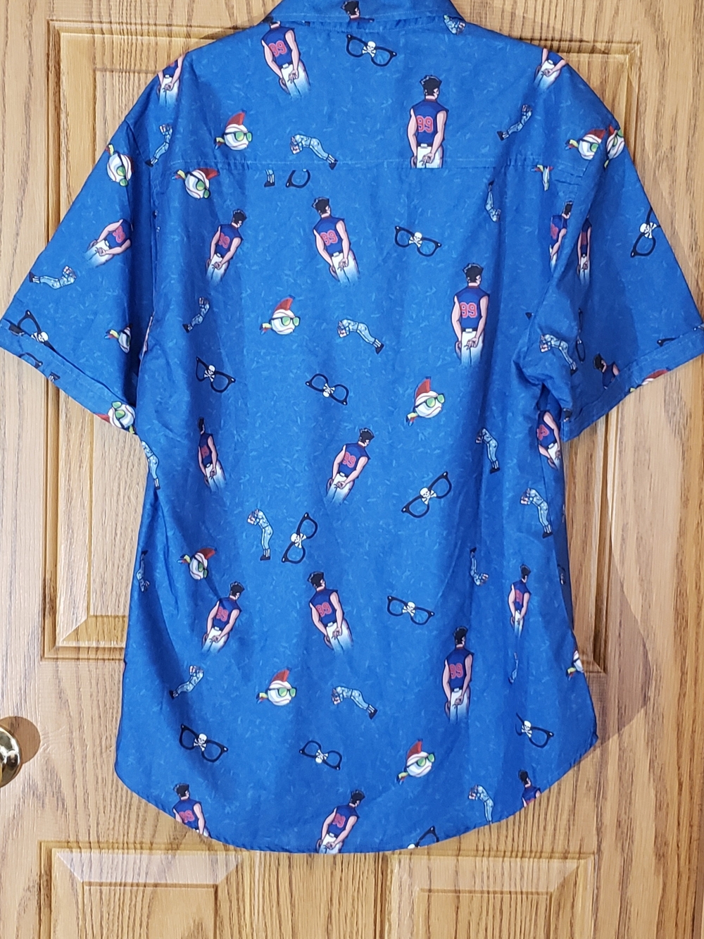 RSVLTS Blue Short-Sleeve Casual Button-Down Shirt with Novelty Print. Medium - Picture 5 of 6